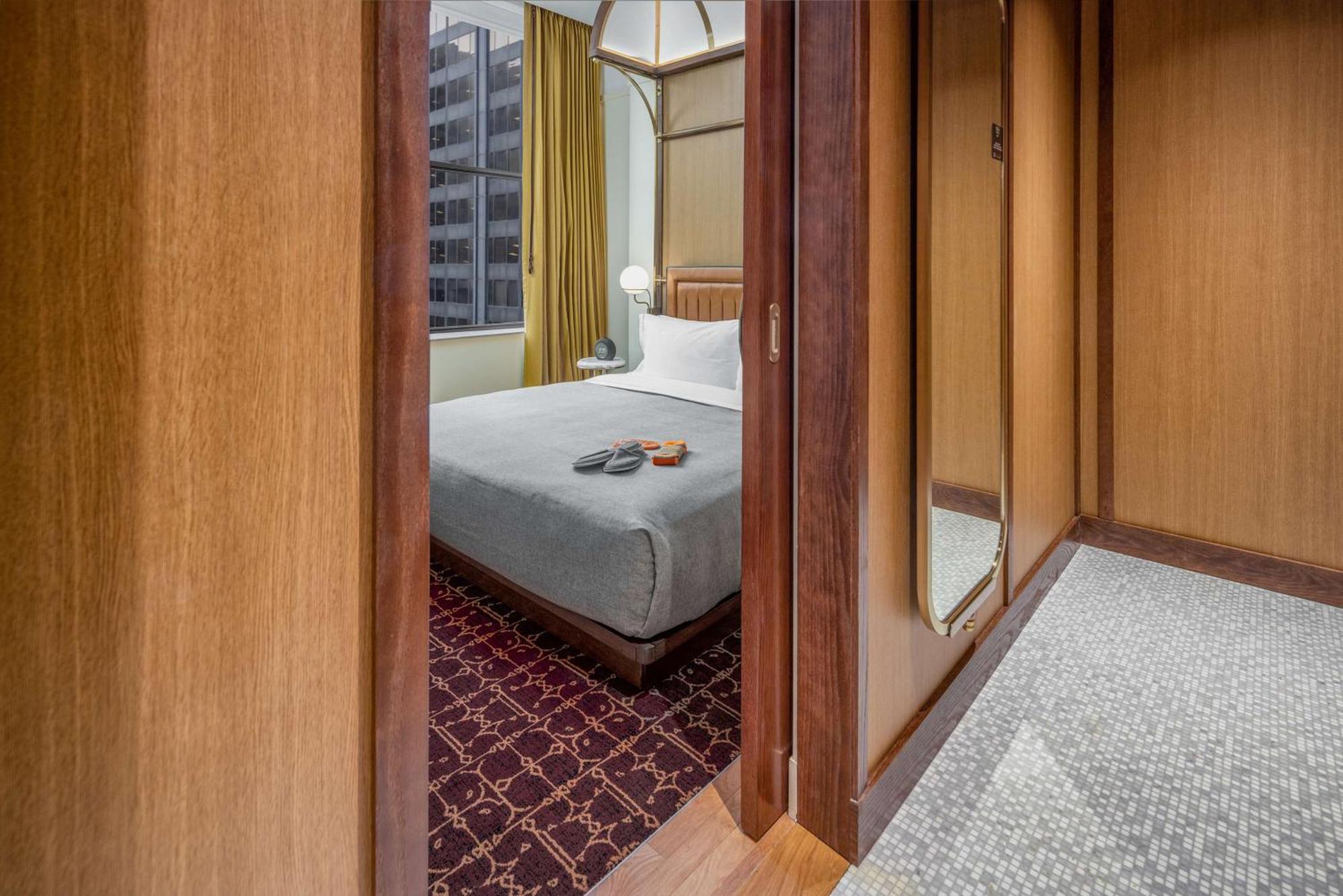 Suite mit 1 Schlafzimmer mit Kingsize-Bett und Blick auf Sehenswürdigkeiten