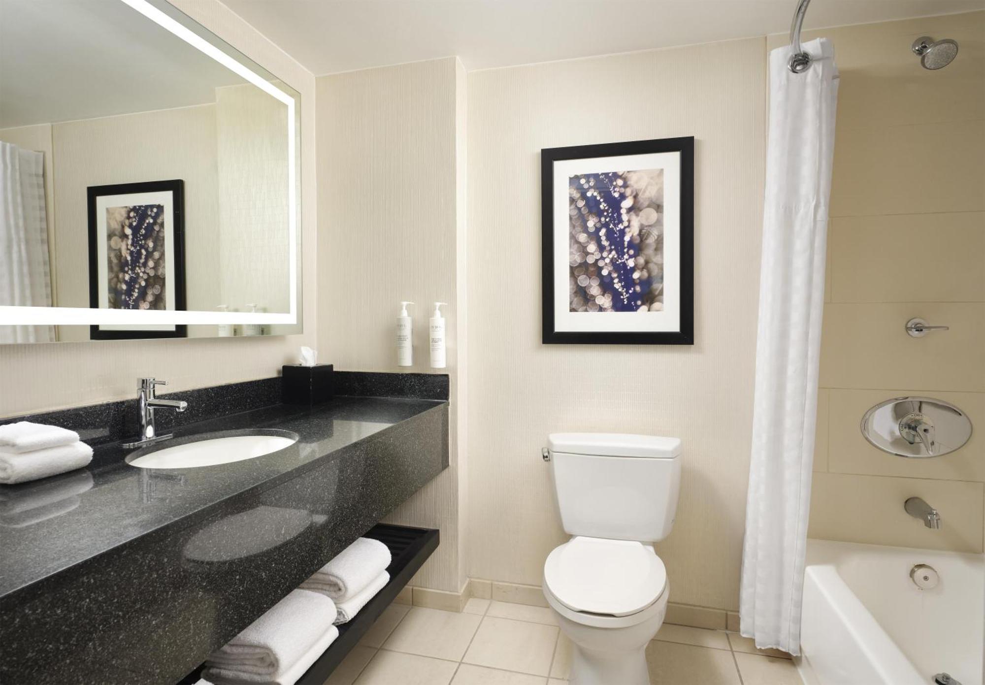 Premium Suite mit Kingsize-Bett und Stadtblick - Nichtraucher